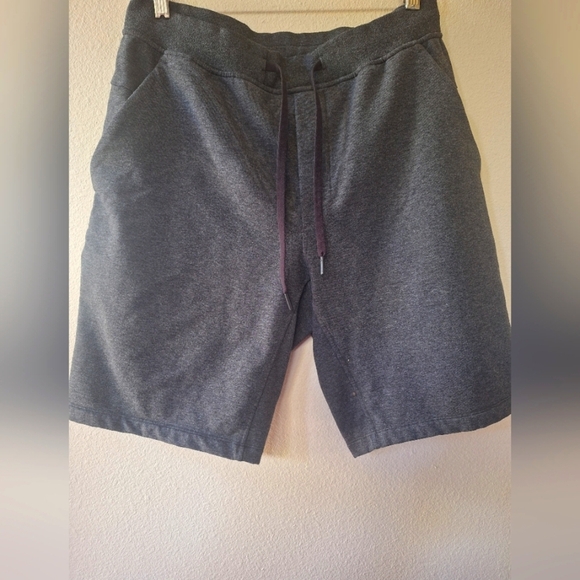 Lululemon Mens Dark Gray Sweat Shorts Pockets Drawstring Activewear Size L - Picture 1 of 7